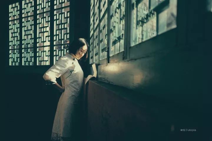 逆行走单行道_单行道逆行几个抓拍镜头罚款_疼的单行道我逆行