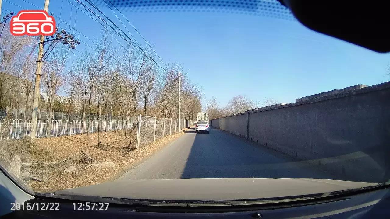 行车评测仪记录视镜后还能用吗_后视镜行车记录仪评测_后视镜行驶记录仪