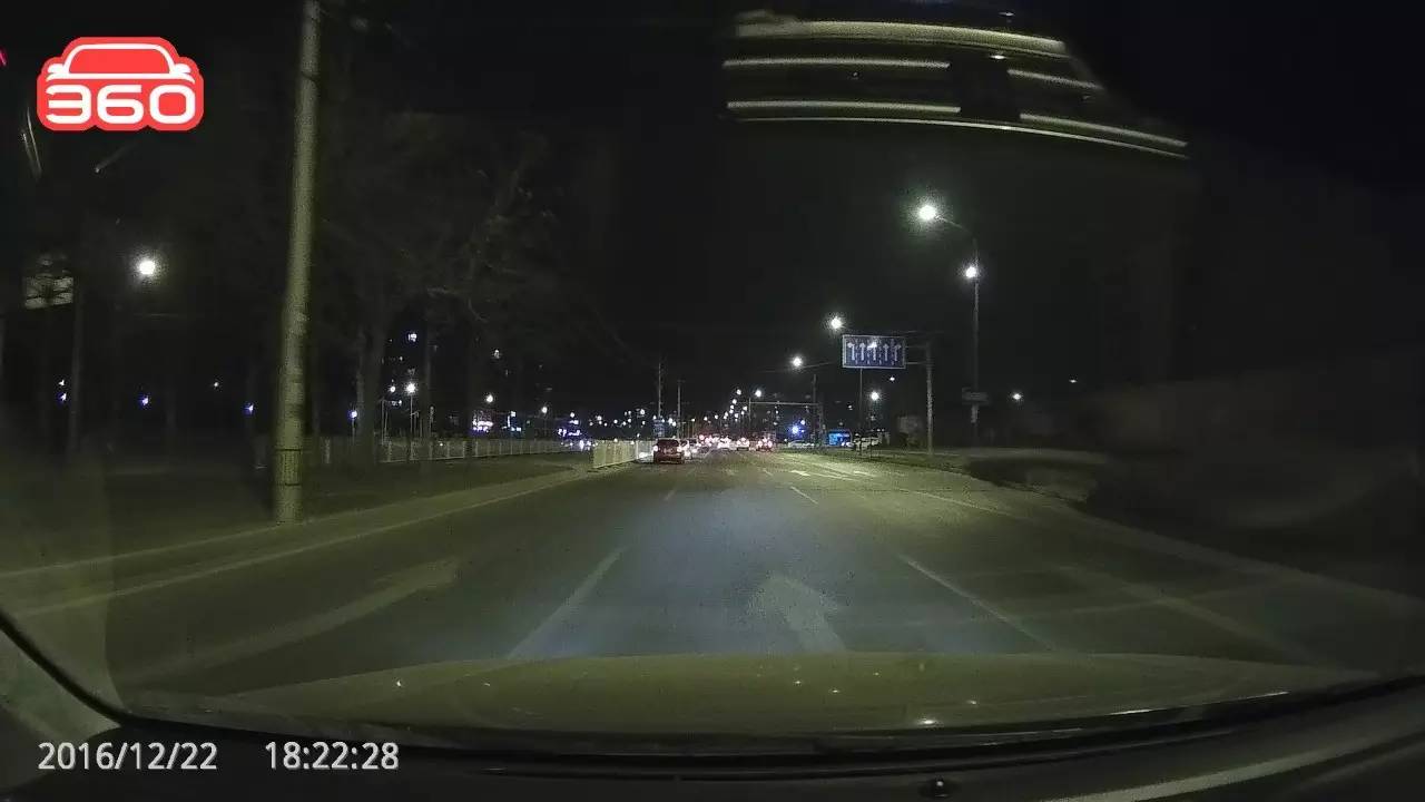 后视镜行驶记录仪_行车评测仪记录视镜后还能用吗_后视镜行车记录仪评测