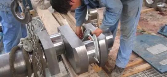 连杆瓦的安装_连杆瓦安装方法_连杆瓦片怎样装正确