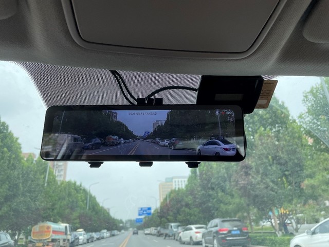 行车记录仪后视镜是什么意思_后视镜行车记录仪评测_行车评测仪记录视镜后不显示