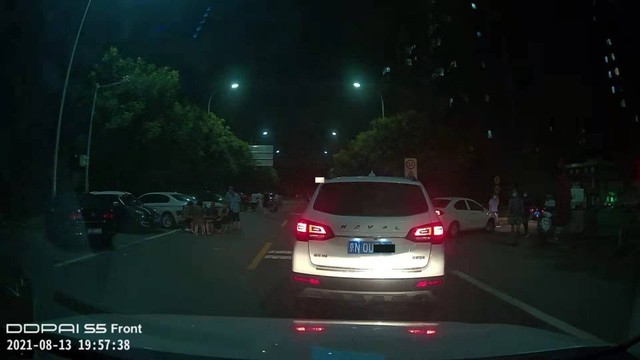 后视镜行车记录仪评测_行车记录仪后视镜是什么意思_行车评测仪记录视镜后不显示