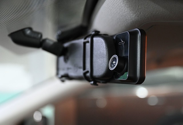 后视镜行车记录仪评测_行车评测仪记录视镜后不显示_行车评测仪记录视镜后还能用吗