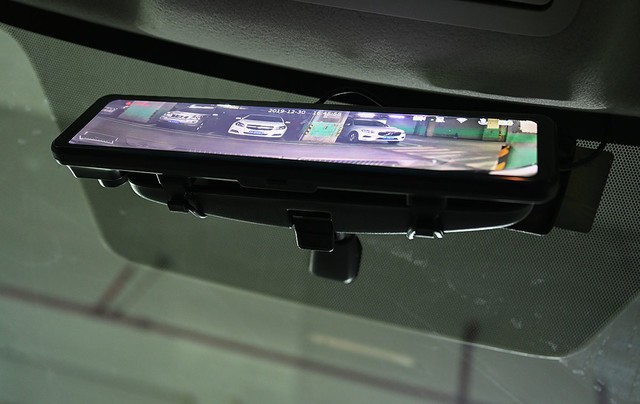 行车评测仪记录视镜后还能用吗_行车评测仪记录视镜后不显示_后视镜行车记录仪评测