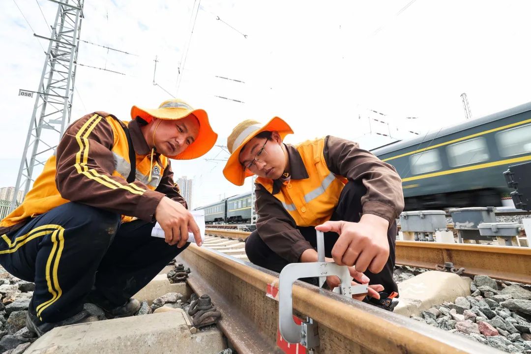 铁路道岔几何尺寸标准值_道岔几何要素_铁路道岔几何尺寸检查