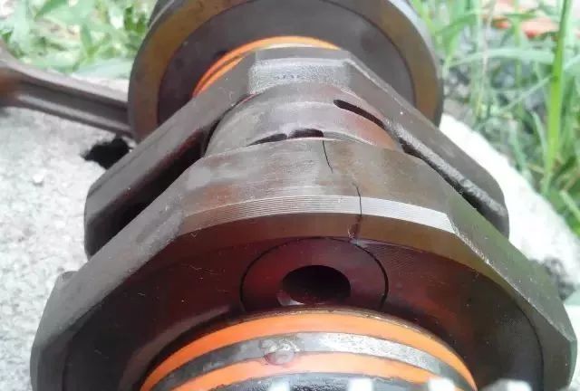 间隙轴承连杆过小怎么办_连杆轴承间隙过小_间隙轴承连杆过小的原因