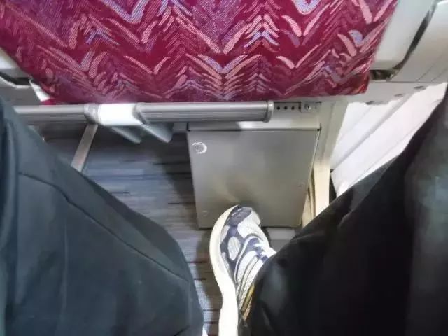 国航空客320中型飞机座位图_国航空客a330-200座位图_国航空客330座位图选座