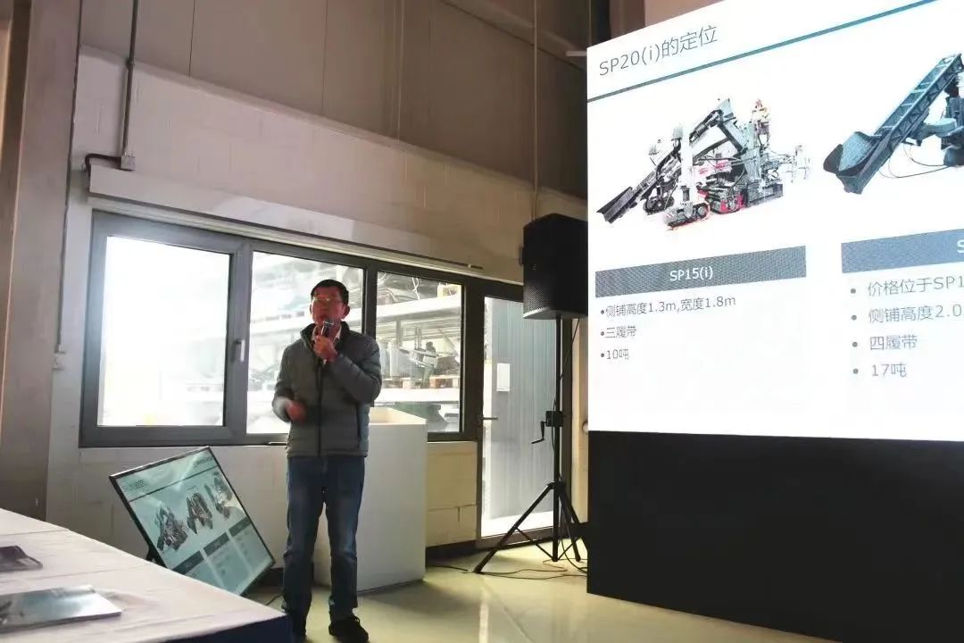 滑模摊铺机用在哪里_滑模摊铺机图片_滑模摊铺机构造