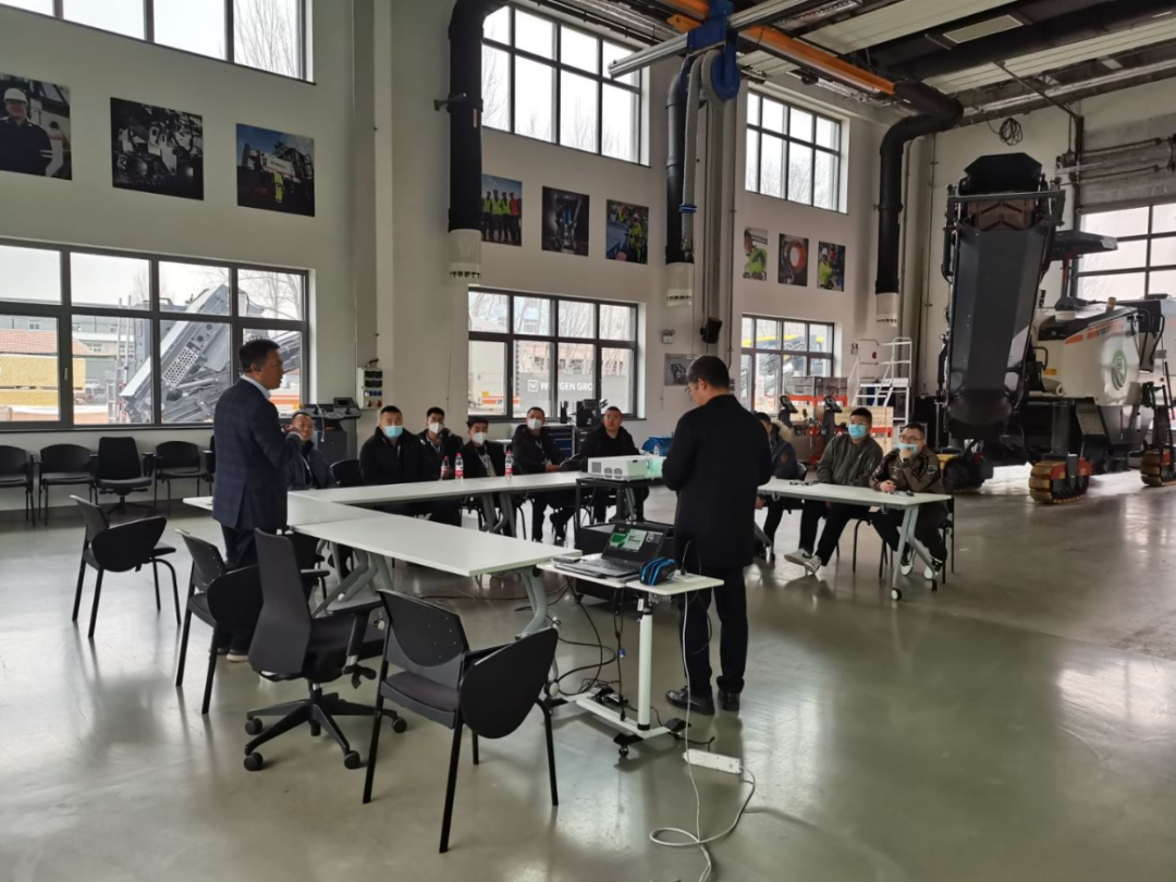 滑模摊铺机用在哪里_滑模摊铺机构造_滑模摊铺机图片