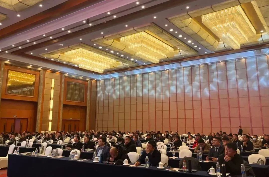 滑模摊铺机构造_滑模摊铺机图片_滑模摊铺机用在哪里