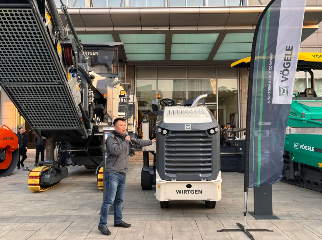 滑模摊铺机用在哪里_滑模摊铺机图片_滑模摊铺机构造