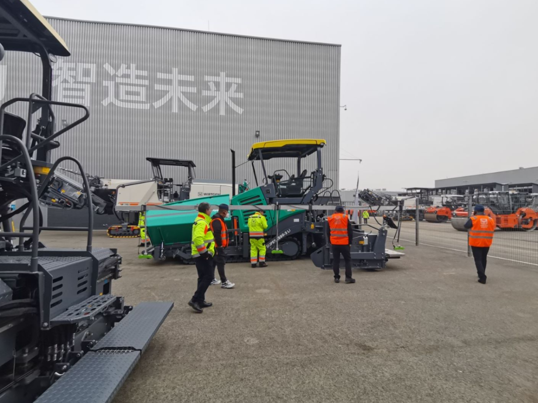 滑模摊铺机构造_滑模摊铺机图片_滑模摊铺机用在哪里