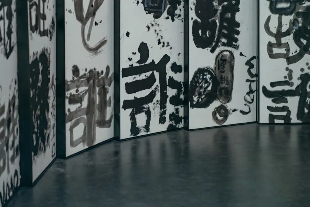 大理石纹山水画背景墙_山纹大理石_大理石纹山药慕斯成品