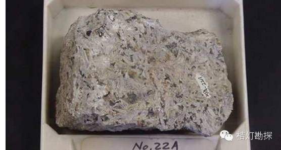 云母片的作用_云母片什么意思_片状云母