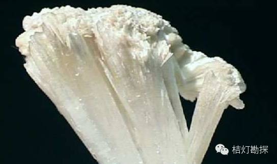 片状云母_云母片的作用_云母片什么意思