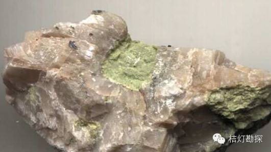 云母片什么意思_片状云母_云母片的作用