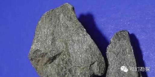 云母片什么意思_片状云母_云母片的作用