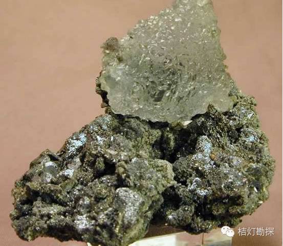 片状云母_云母片的作用_云母片什么意思