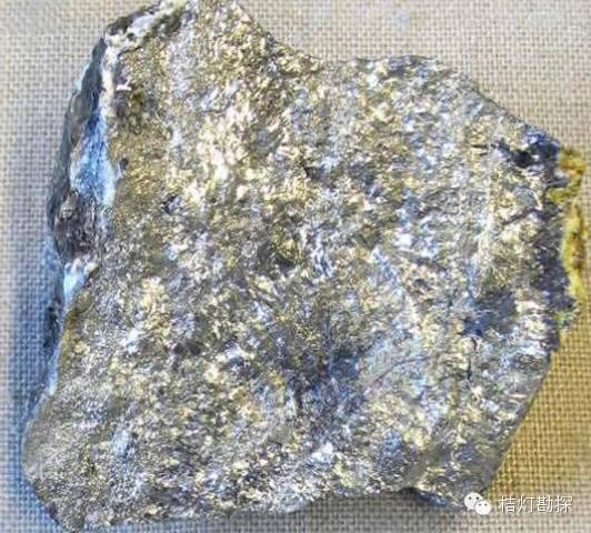 片状云母_云母片的作用_云母片什么意思