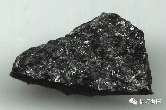 云母片的作用_片状云母_云母片什么意思