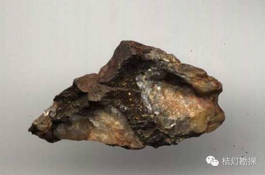 云母片的作用_片状云母_云母片什么意思