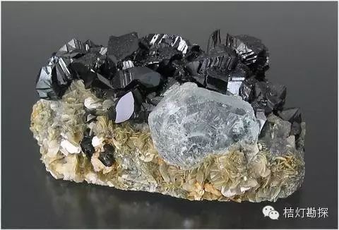 云母片什么意思_云母片的作用_片状云母