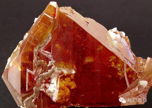 云母片什么意思_片状云母_云母片的作用