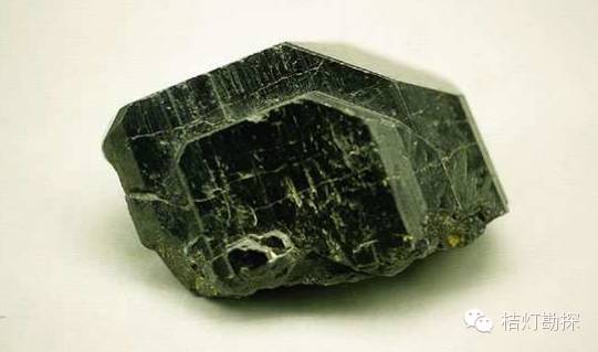 云母片的作用_片状云母_云母片什么意思