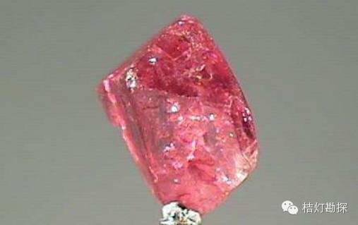 云母片什么意思_云母片的作用_片状云母