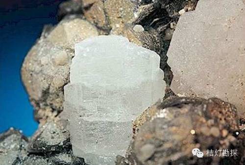 云母片什么意思_云母片的作用_片状云母