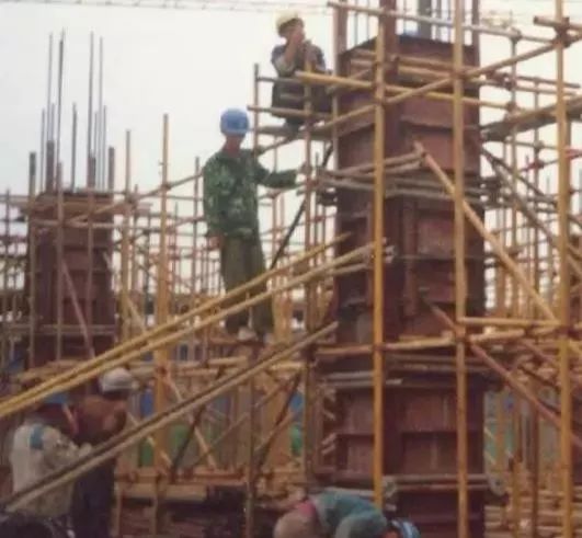 箱梁模板规格_箱梁模板安装顺序_箱型梁钢模板