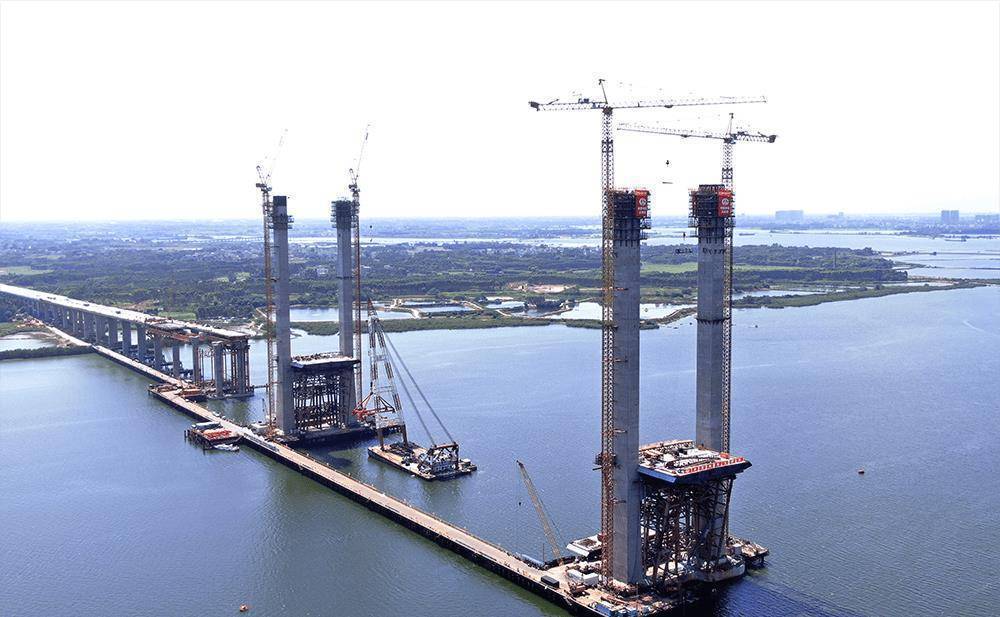 水里建桥墩_大桥墩子里浇筑人_大桥水下桥墩怎样建的