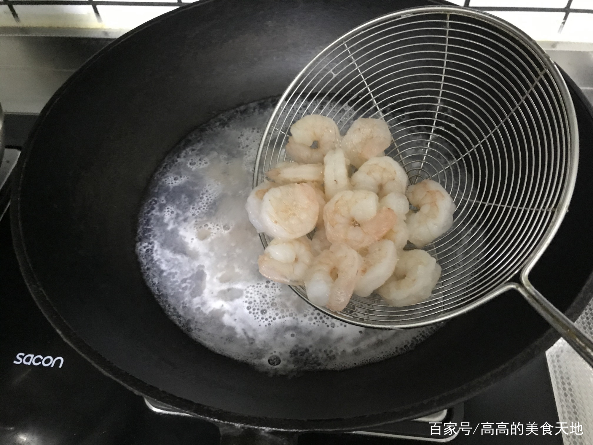 如图所示是打捞物体的模拟装置_如图所示是打捞船_如图甲所示是一艘海事打捞船