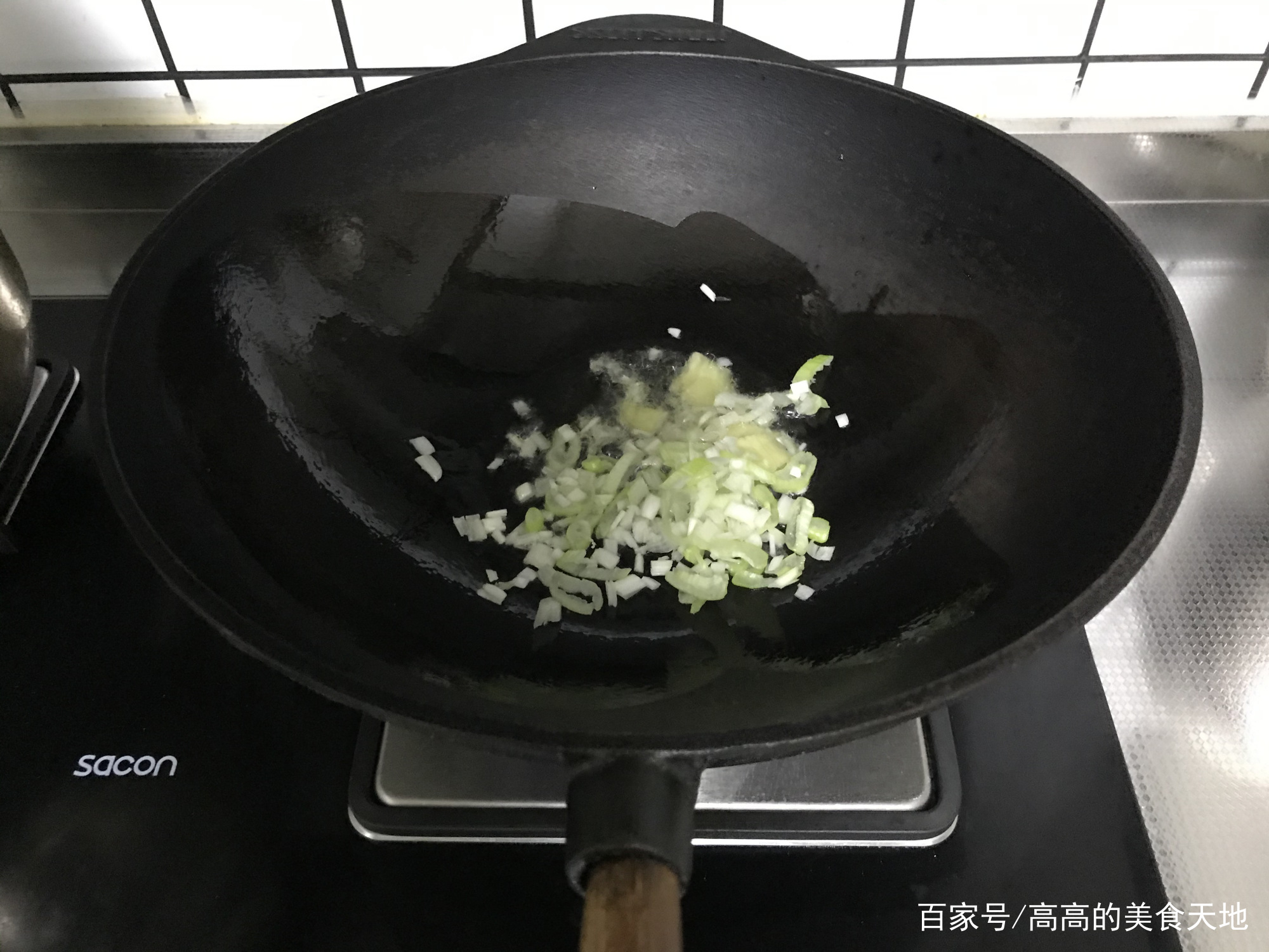 如图所示是打捞船_如图所示是打捞物体的模拟装置_如图甲所示是一艘海事打捞船