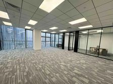 丰台科技园!汉威国际广场! 精装修! 稀缺户型!地铁上盖!