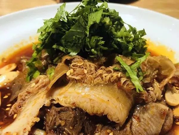 投影和小米盒子能无线连接吗_小米盒子视频里的小型投影仪是什么的_投影仪小米盒子怎么用