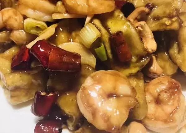 投影和小米盒子能无线连接吗_小米盒子视频里的小型投影仪是什么的_投影仪小米盒子怎么用