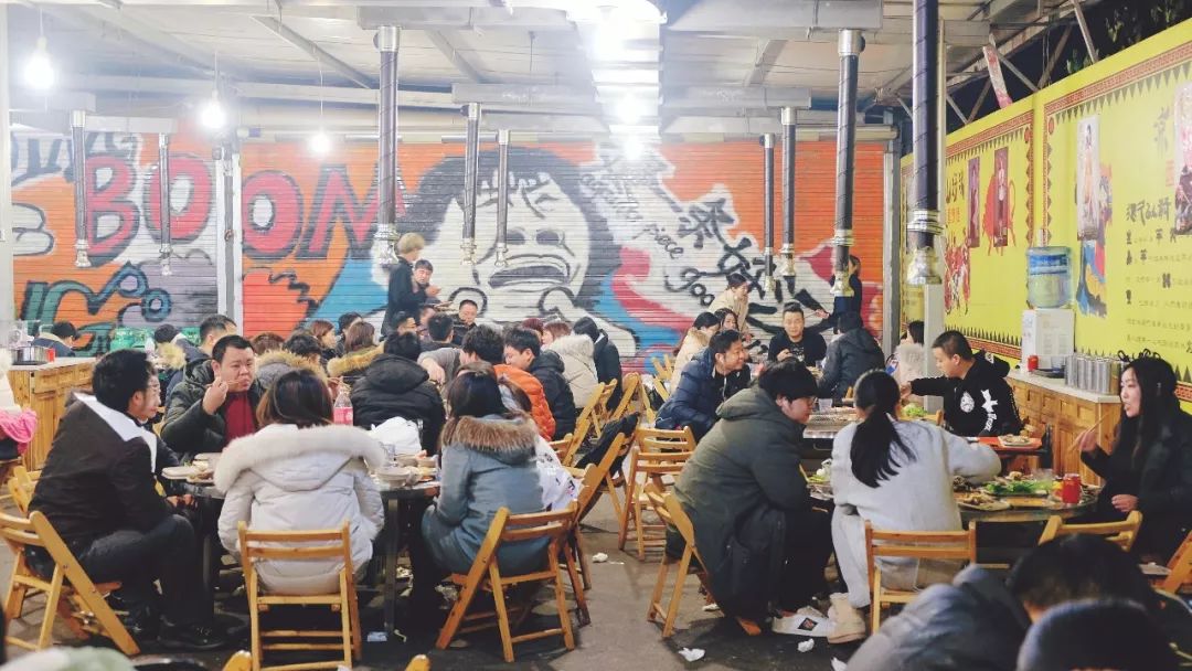 投影仪小米盒子怎么用_投影和小米盒子能无线连接吗_小米盒子视频里的小型投影仪是什么的