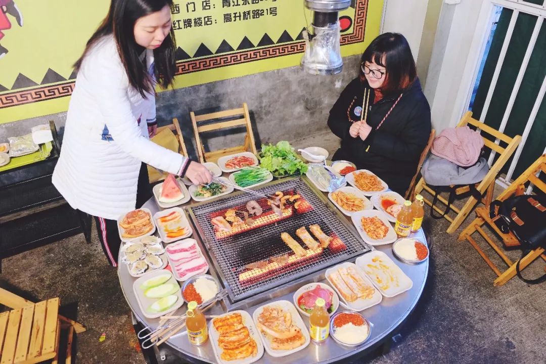 小米盒子视频里的小型投影仪是什么的_投影和小米盒子能无线连接吗_投影仪小米盒子怎么用