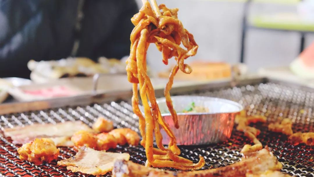 投影和小米盒子能无线连接吗_小米盒子视频里的小型投影仪是什么的_投影仪小米盒子怎么用