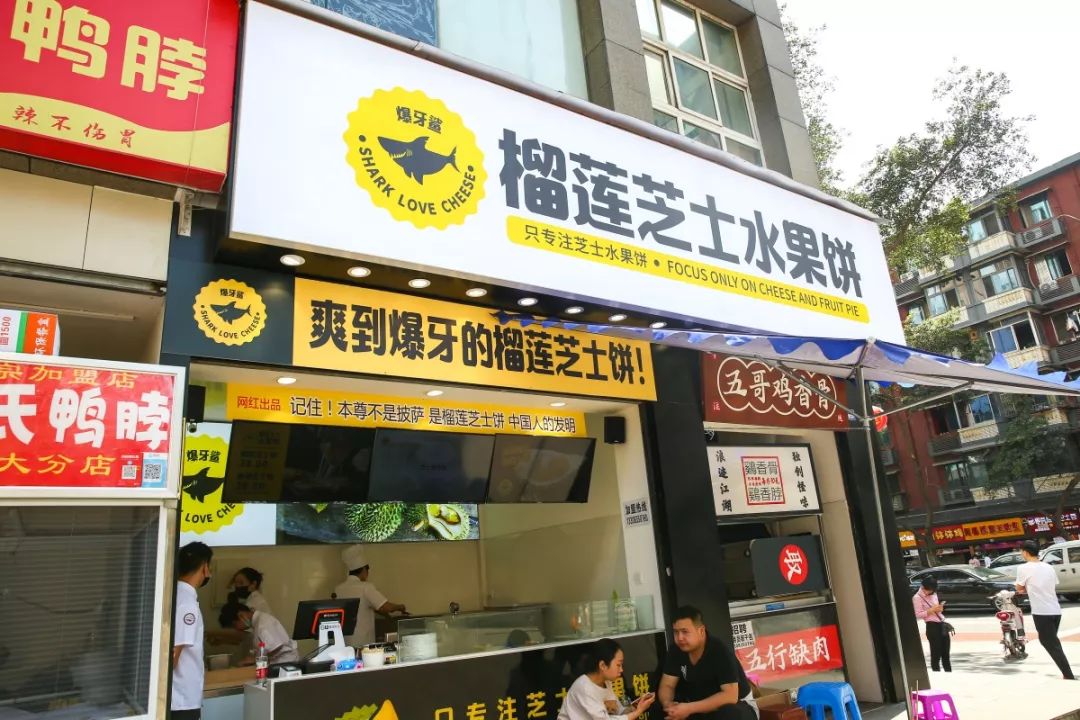 小米盒子视频里的小型投影仪是什么的_投影仪小米盒子怎么用_投影和小米盒子能无线连接吗