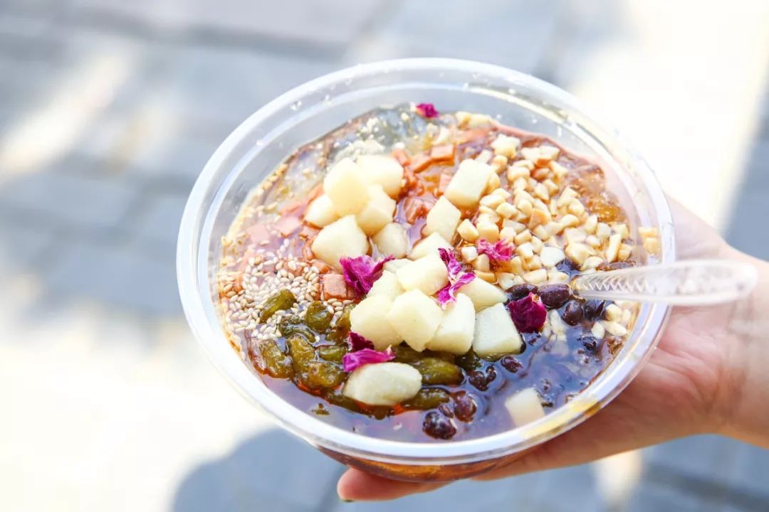 投影仪小米盒子怎么用_投影和小米盒子能无线连接吗_小米盒子视频里的小型投影仪是什么的