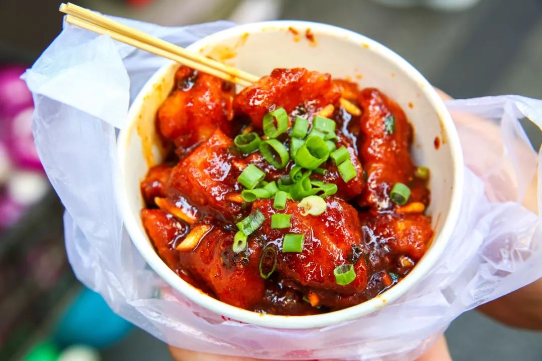 投影仪小米盒子怎么用_投影和小米盒子能无线连接吗_小米盒子视频里的小型投影仪是什么的