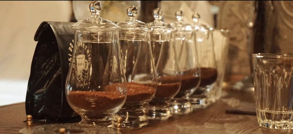 投影仪小米盒子怎么用_小米盒子视频里的小型投影仪是什么的_投影和小米盒子能无线连接吗