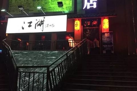 投影和小米盒子能无线连接吗_投影仪小米盒子怎么用_小米盒子视频里的小型投影仪是什么的