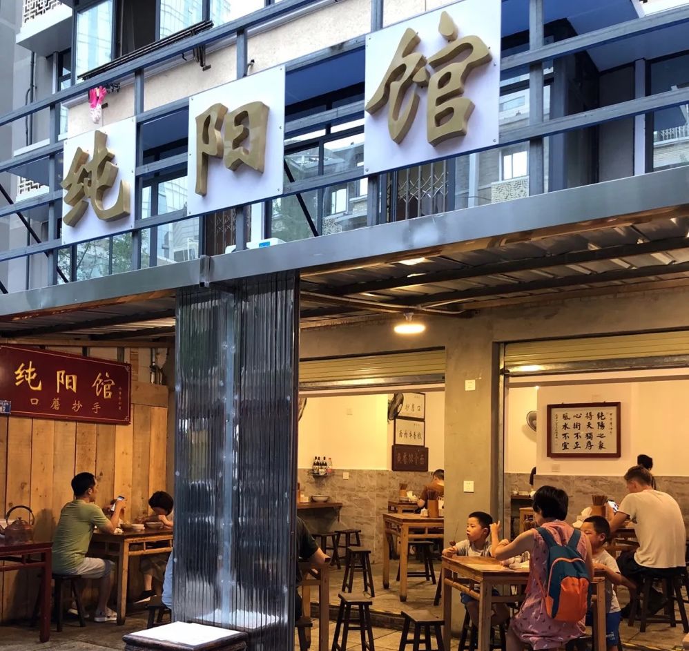 小米盒子视频里的小型投影仪是什么的_投影仪小米盒子怎么用_投影和小米盒子能无线连接吗