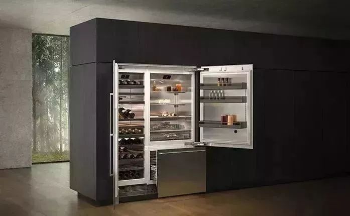 投影和小米盒子能无线连接吗_投影仪小米盒子怎么用_小米盒子视频里的小型投影仪是什么的