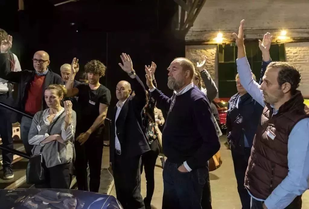 投影仪小米盒子怎么用_小米盒子视频里的小型投影仪是什么的_投影和小米盒子能无线连接吗