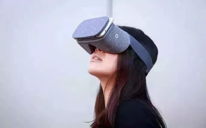 投影仪小米盒子怎么用_投影和小米盒子能无线连接吗_小米盒子视频里的小型投影仪是什么的