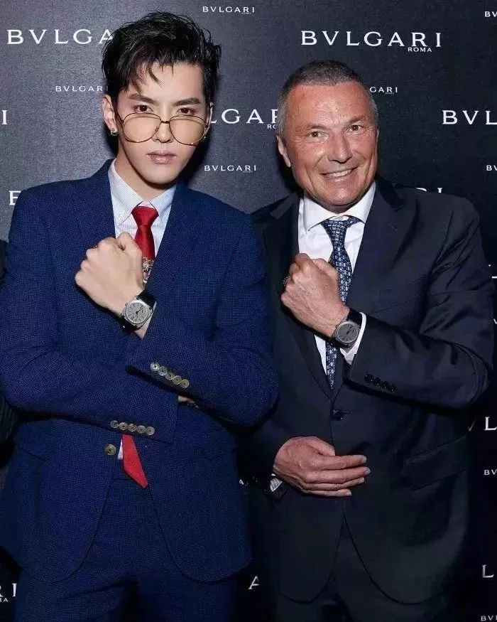 投影仪小米盒子怎么用_投影和小米盒子能无线连接吗_小米盒子视频里的小型投影仪是什么的